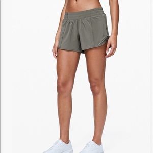 Lululemon Hotty Hot Short II *Long 4” Grey Sage